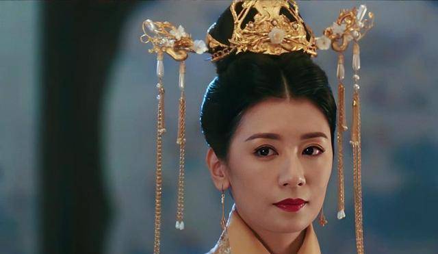 冷宫生涯当年十月,王氏被册立为新一任皇后.