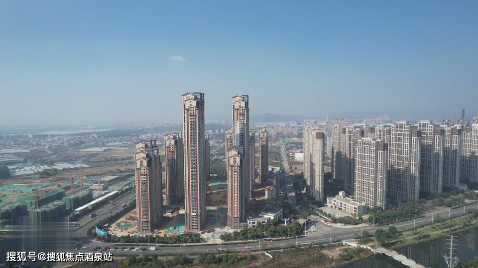 两纵一横三高架直达岛内外,近邻角美行政中心,万达广场等商业,举步即
