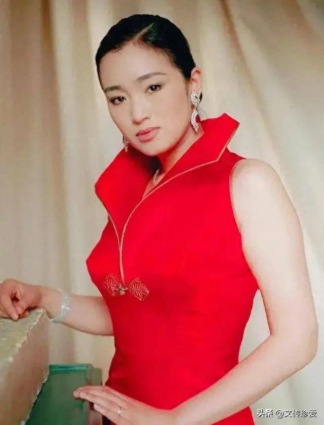 原创年少不识巩俐香如今一看这女人简直美得让人窒息