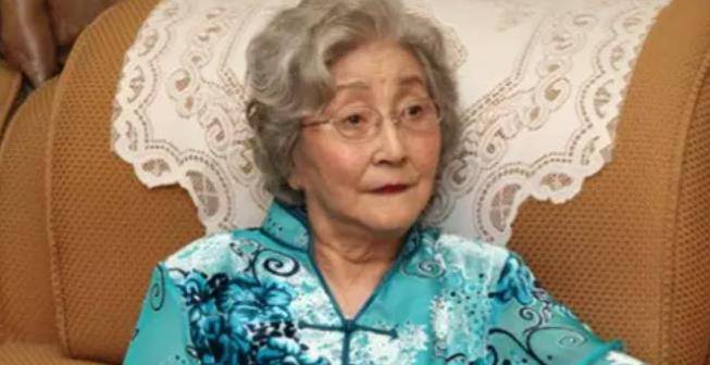 夫人,金庸的表姐,晚年住60平米旧公寓,靠退休金度日_蒋英_女儿_查品珍