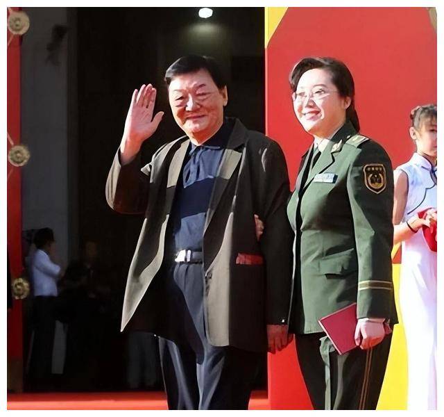 这就是翟俊杰一家,无愧于光影之地的传奇,演绎着家族荣耀,为观众带来