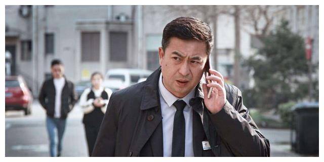 张嘉译,颜值和离婚纷争!前妻颜值超强,现任赢得不解之谜.