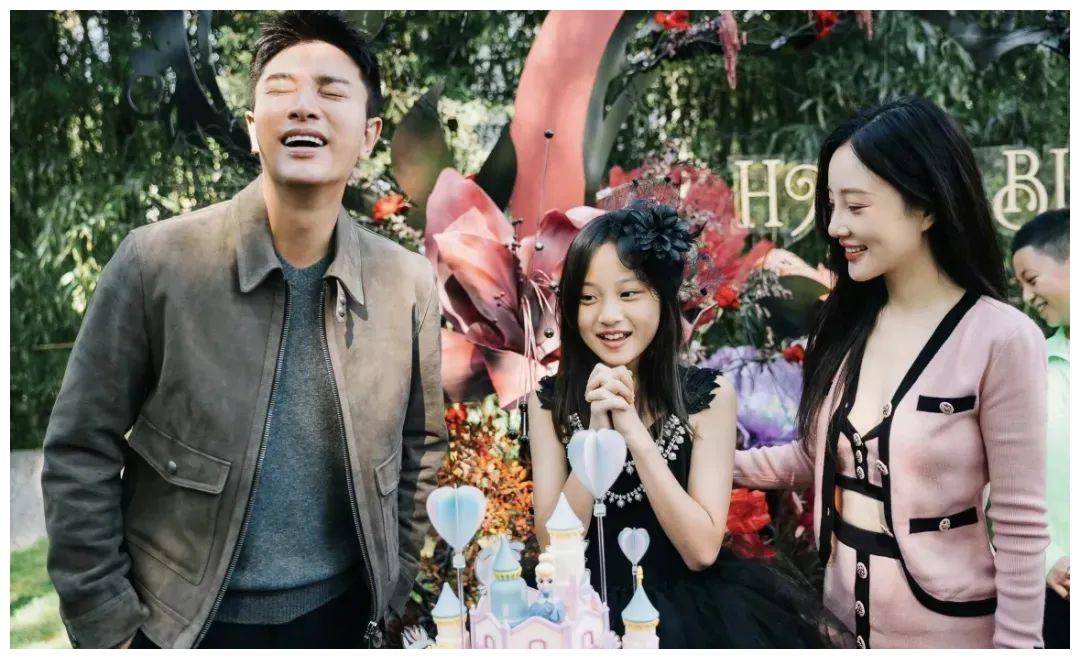 甜馨被怼到退网评论影射李小璐甜馨霸气护妈李小璐值得吗