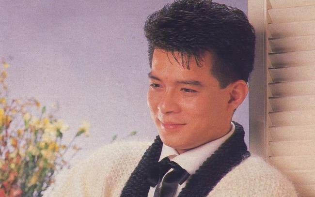 原创黄日华版乔峰为何总是戴帽子看到他摘下帽子网友原谅我笑了