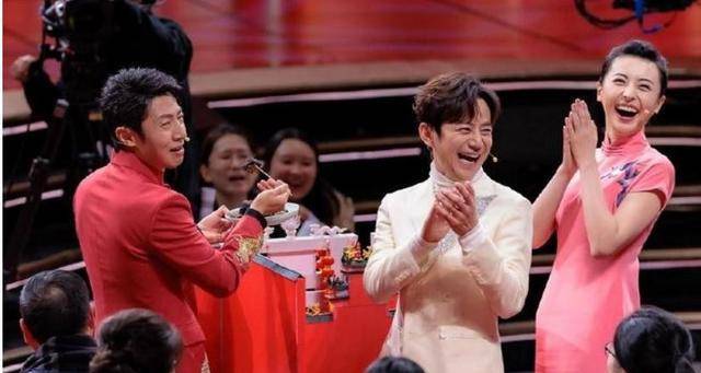 这一次何炅和撒贝宁让大家看到臭味相投的朋友有多让人羡慕