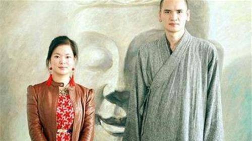 释明心法师出生在浙江省永嘉县楠溪江畔的一个风景优