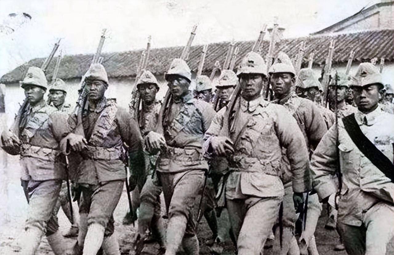 原创民国一电报员为了升官花大价钱买了两个青楼女子假扮自己妹妹