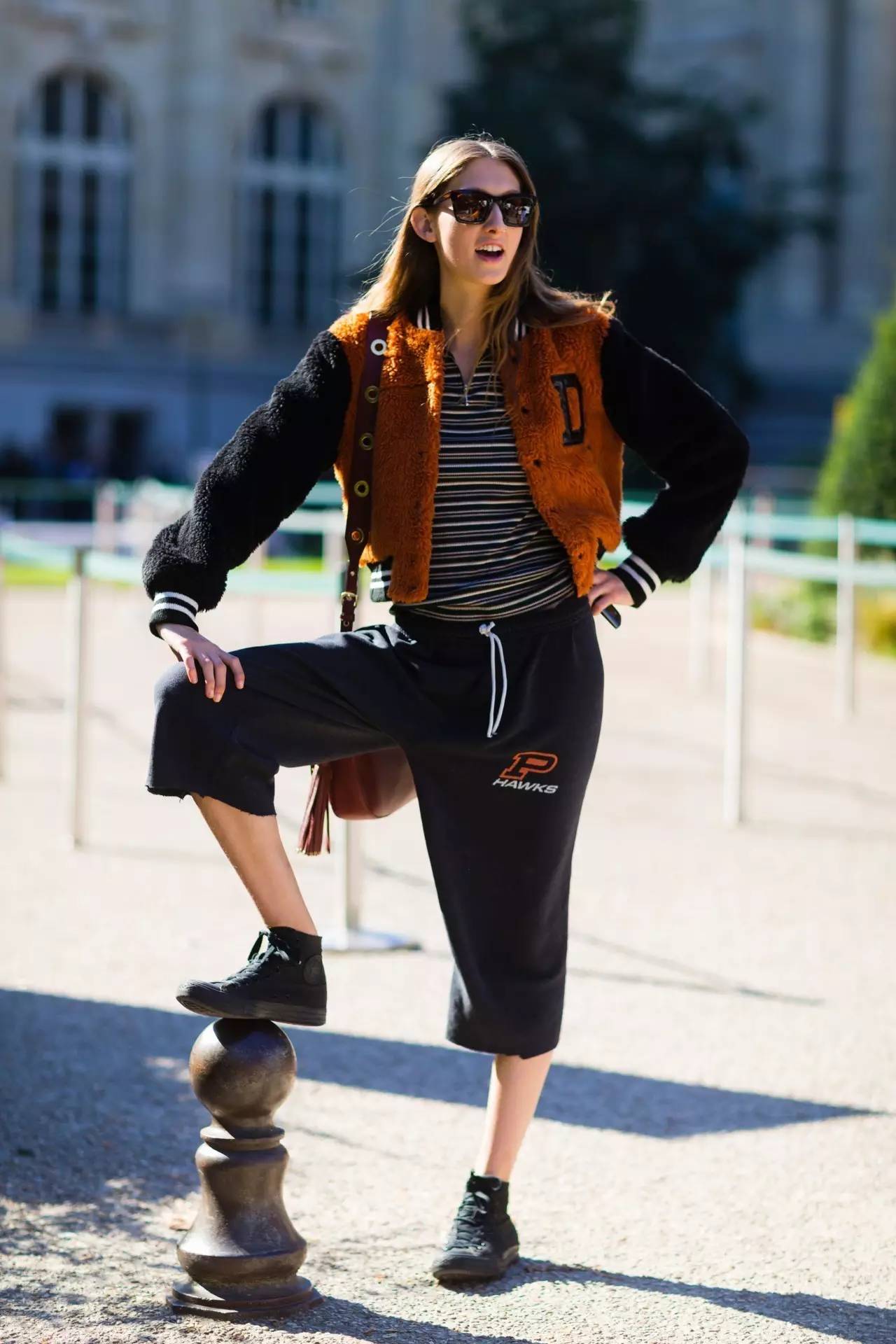 潮流新篇:春日棒球服时尚搭配指南