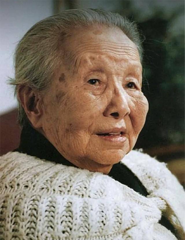 王世瑛分娩在即好友冰心给身在美国的丈夫报喜不料喜讯变噩耗