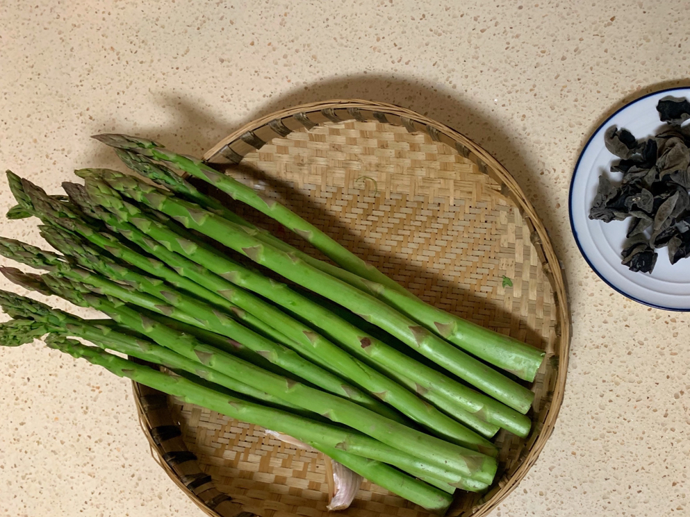 清肺热去肿毒,益处多_芦笋_备用_黑木耳