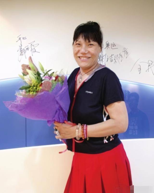 当时郑海霞已很久没收到过球迷来信,所以徐庆华真挚的文字让她感到