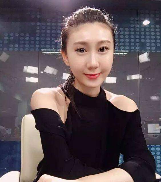 喜爱,也希望她的事业越来越好,能够成为像水均益一样有影响力的主持人