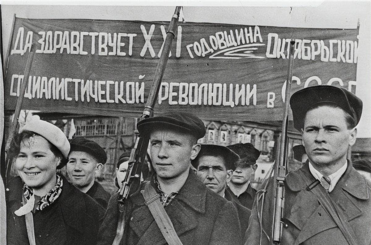 为夺回黑瞎子岛,我国据理力争40年之久,最终收回一半在被苏联人了强制