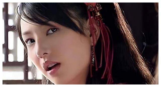 郑希怡刚踏入演艺圈的时候,还曾在《小鱼儿与花无缺》里出演江玉凤