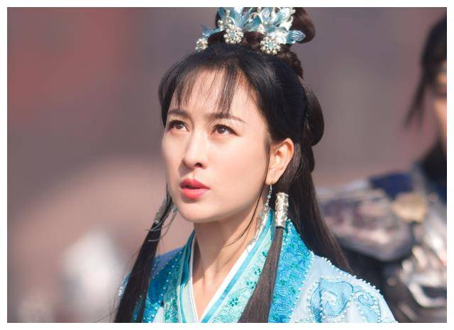 43岁马苏为34岁任嘉伦当妈,同框现身,引发欢笑._母亲_父母_年龄