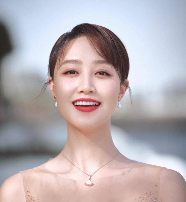 原创蓝盈莹早期照片流出在那个没有滤镜的年代这种颜值太过于真实