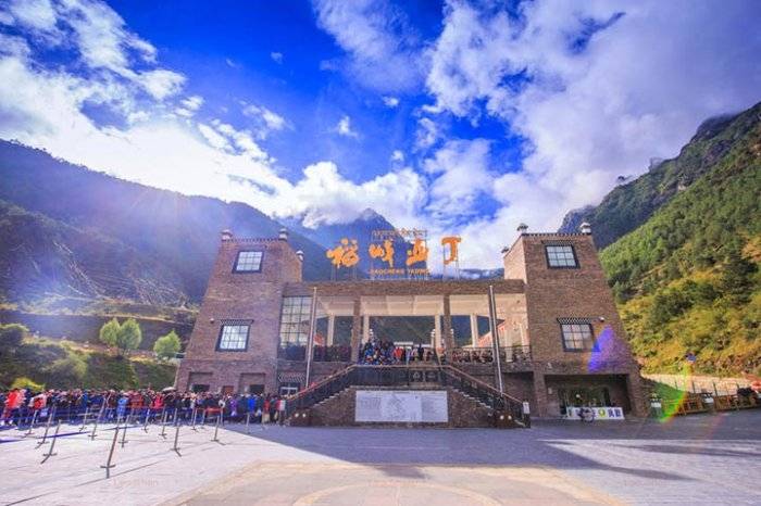 稻城亚丁报团6天5晚多少钱稻城亚丁旅游团6日游报价防坑必备