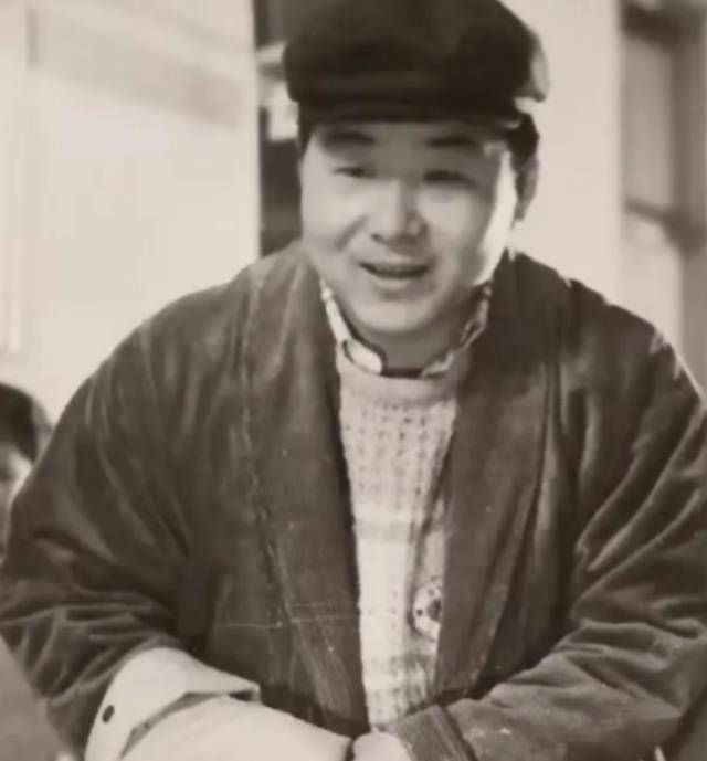 姚二嘎他是陈佩斯的得意门生卖了5年肉饼误入歧途英年早逝