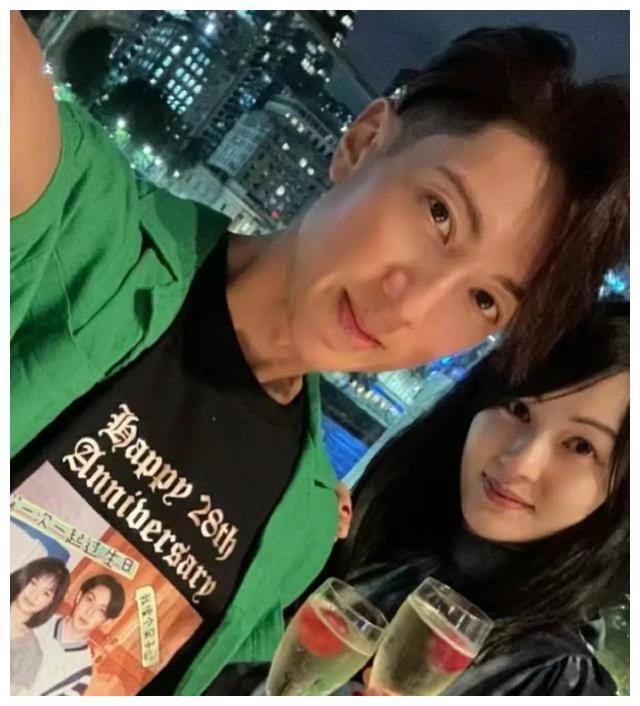 大家对这样的吴尊是不是喜欢得不行啊?