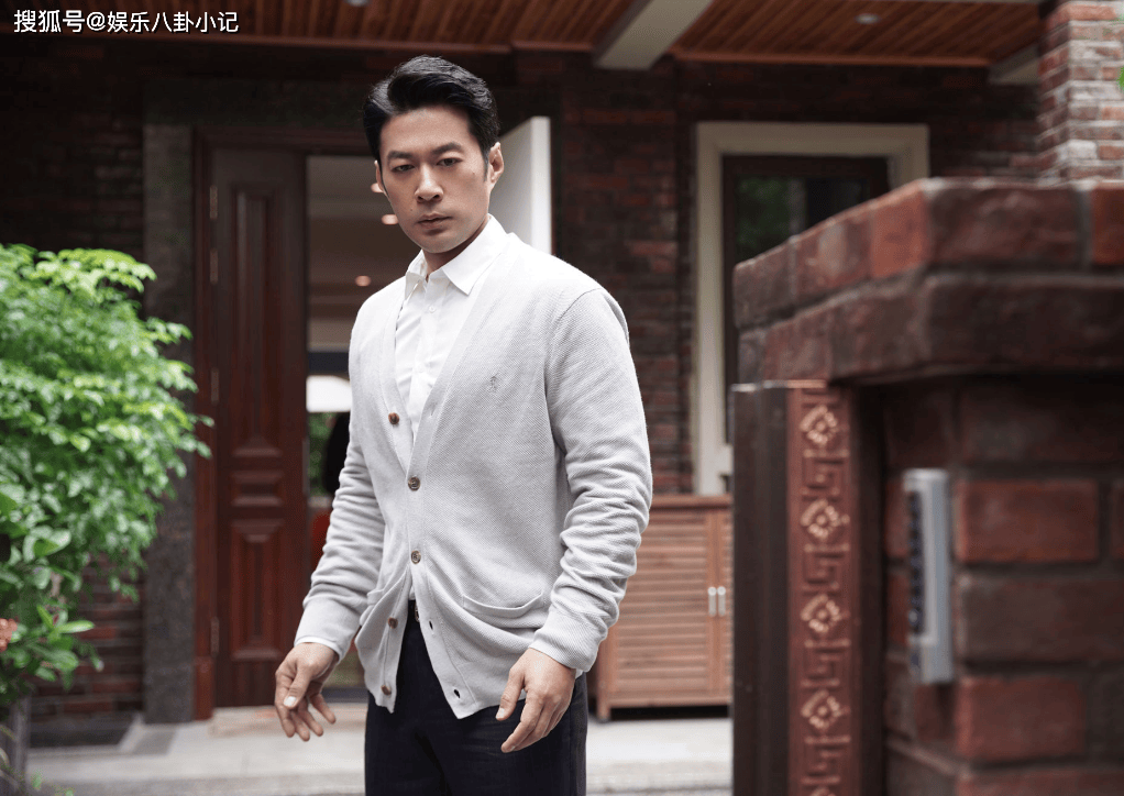 他凭《神话》火出圈,52岁未婚未育,母亲是他最重要的人_谭凯_因为_剧