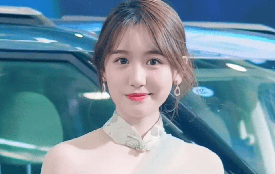 一栗小莎子觉得这是个机遇,于是便跟男友在抖音拍了些日语教学视频