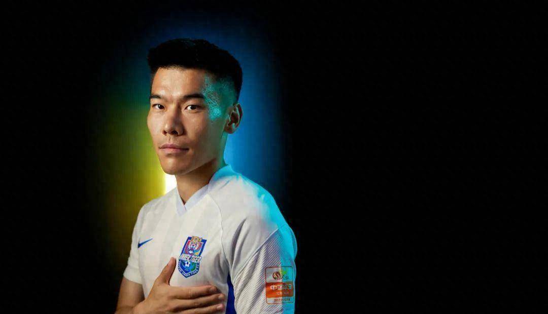 中超第二轮面对深圳新鹏城时,王秋明展现了大心脏,帮助球队4-0击败