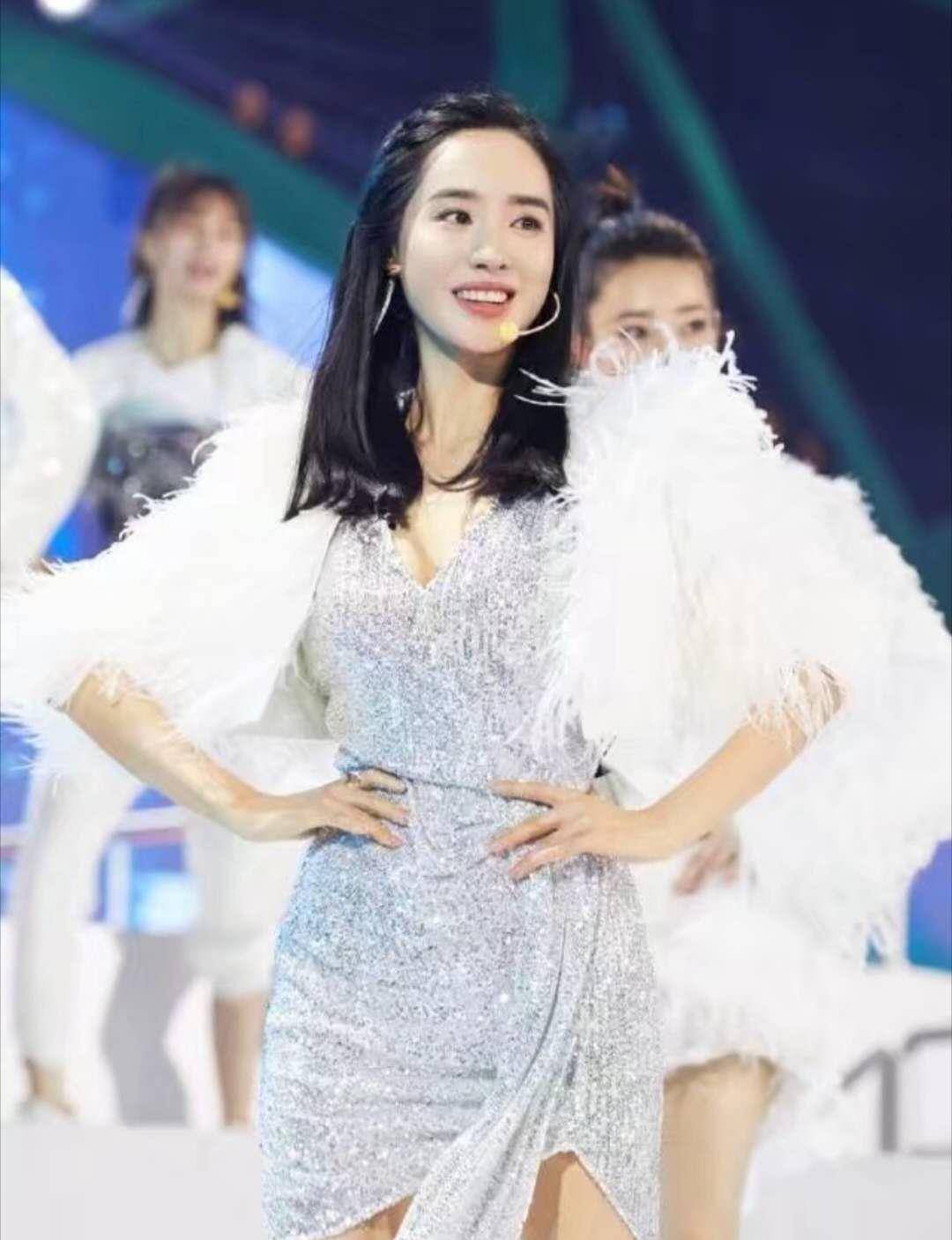 原创被说不会唱歌反感激被说心机仍谦虚王智这个女人活该被喜欢