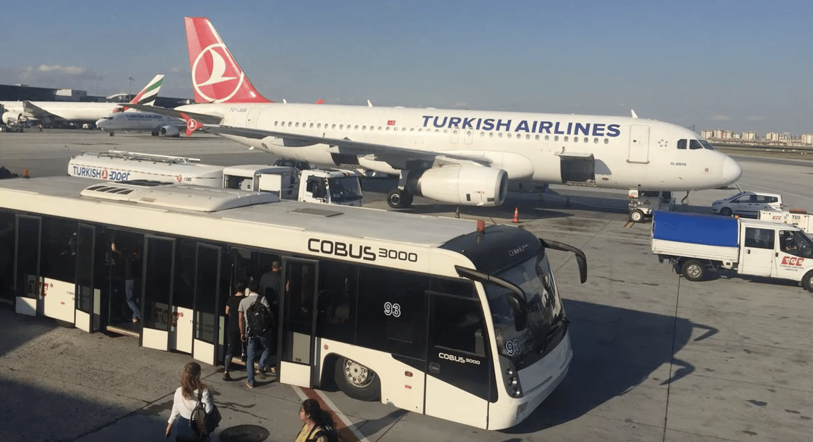 价值400万的cobus3000机场摆渡车,有什么不同?_搜狐汽车_搜狐网