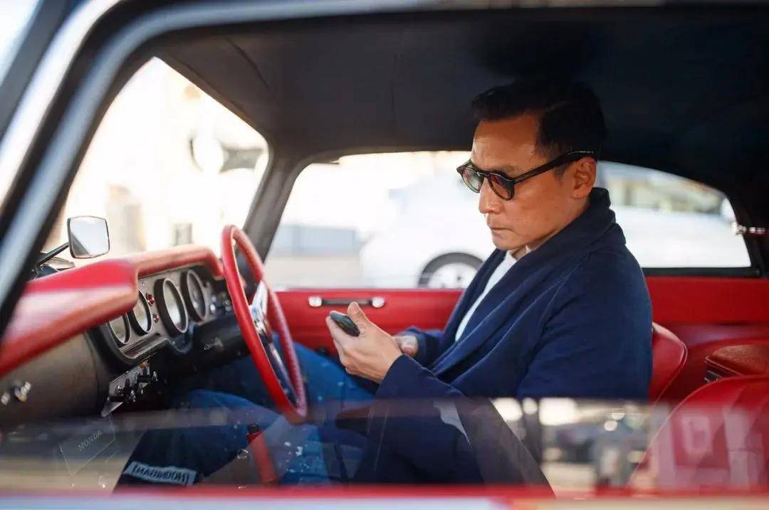 这是台1968年的本田s800,原本是他朋友的一台车,长年放在车库没开