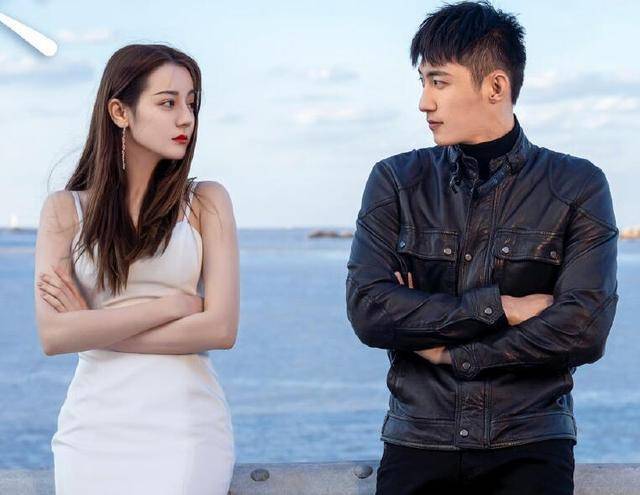 迪丽热巴新剧开机晒美照嘟嘴卖萌甜如少女和黄景瑜再传绯闻