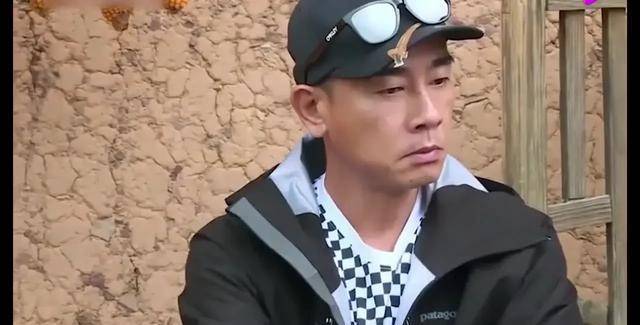 jasper再三撒谎惹怒陈小春当场摔碗发脾气工作人员都不敢说话