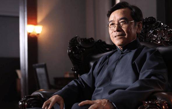 1947年出生的姜大卫是一个优秀的演员,像这样的演员说他是一个艺术家