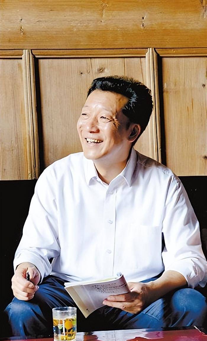 原创廖俊波49岁因公殉职谁把人民扛在肩上人民就把谁装进心里