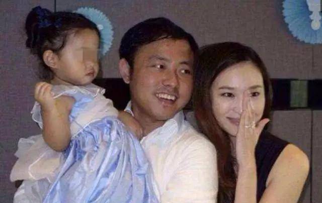 原创生子机器吴佩慈如今富太太没做成还与纪晓波一起负债累累