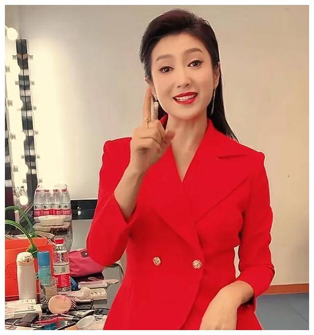 春妮评董宇辉读书的浪漫幽默无限您认为如何