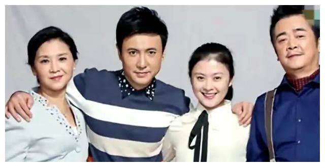 沈腾儿子近况曝光出门黏妈妈身材像王琦被偷拍很自信