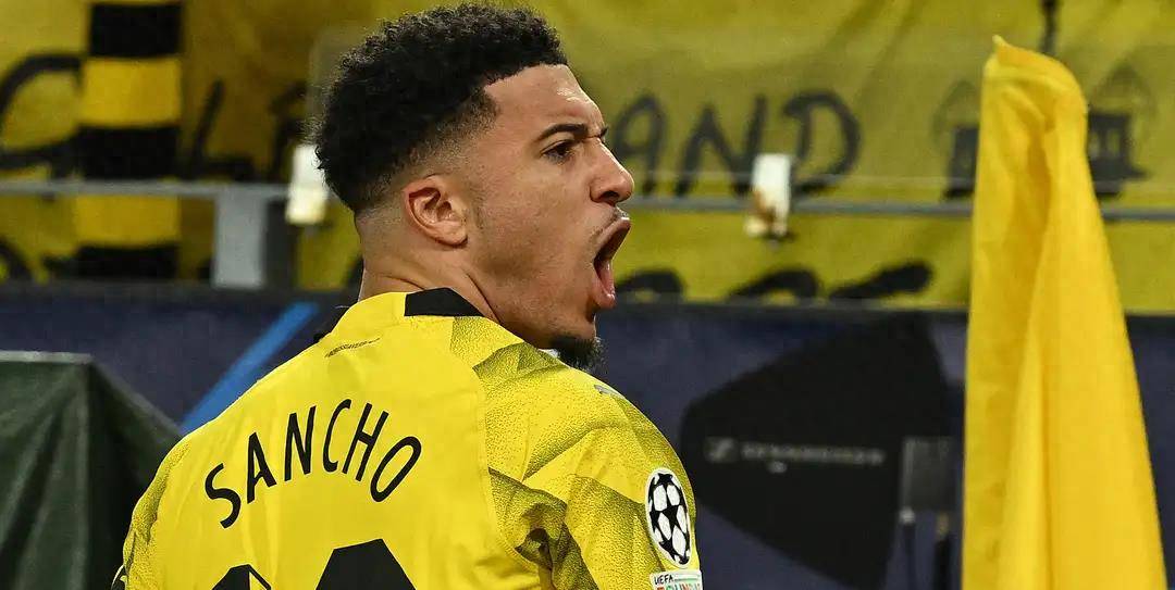 桑乔欧冠进球战胜psv,解释了微捶身材前多特队徽的庆祝动作