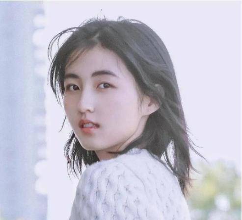 如宋祖儿后劲不足,缺少代表作,蒋依依没有持续优质的资源,张雪迎黑料