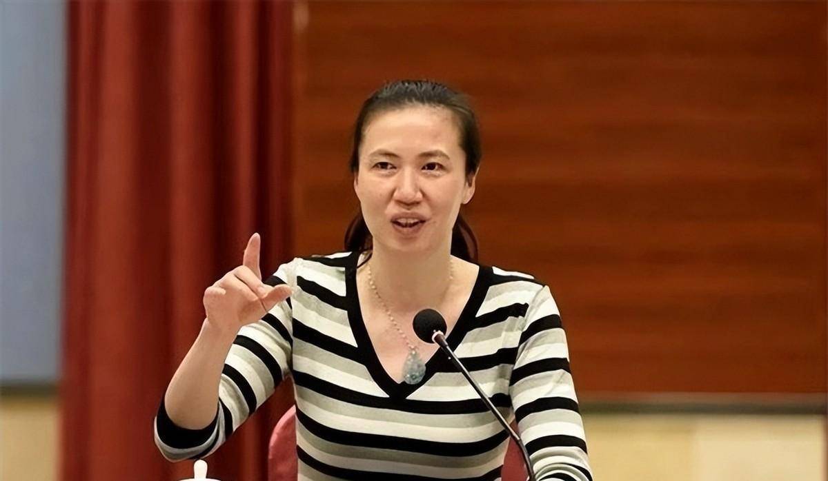 原创女排周苏红二婚嫁富豪仍心系前夫汤淼如今41岁判若两人