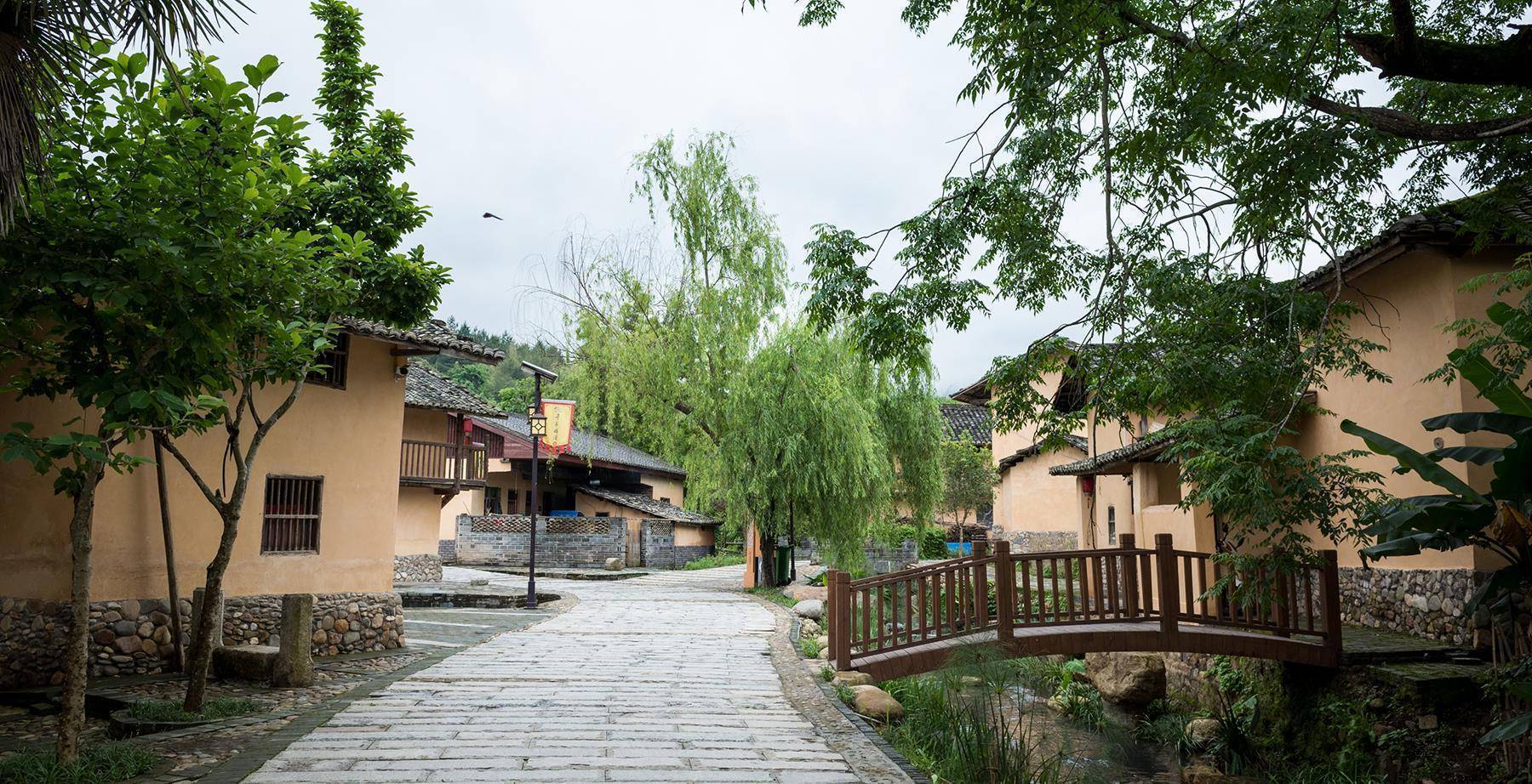 而且这里最大的特色也就在这些古房屋建筑当中