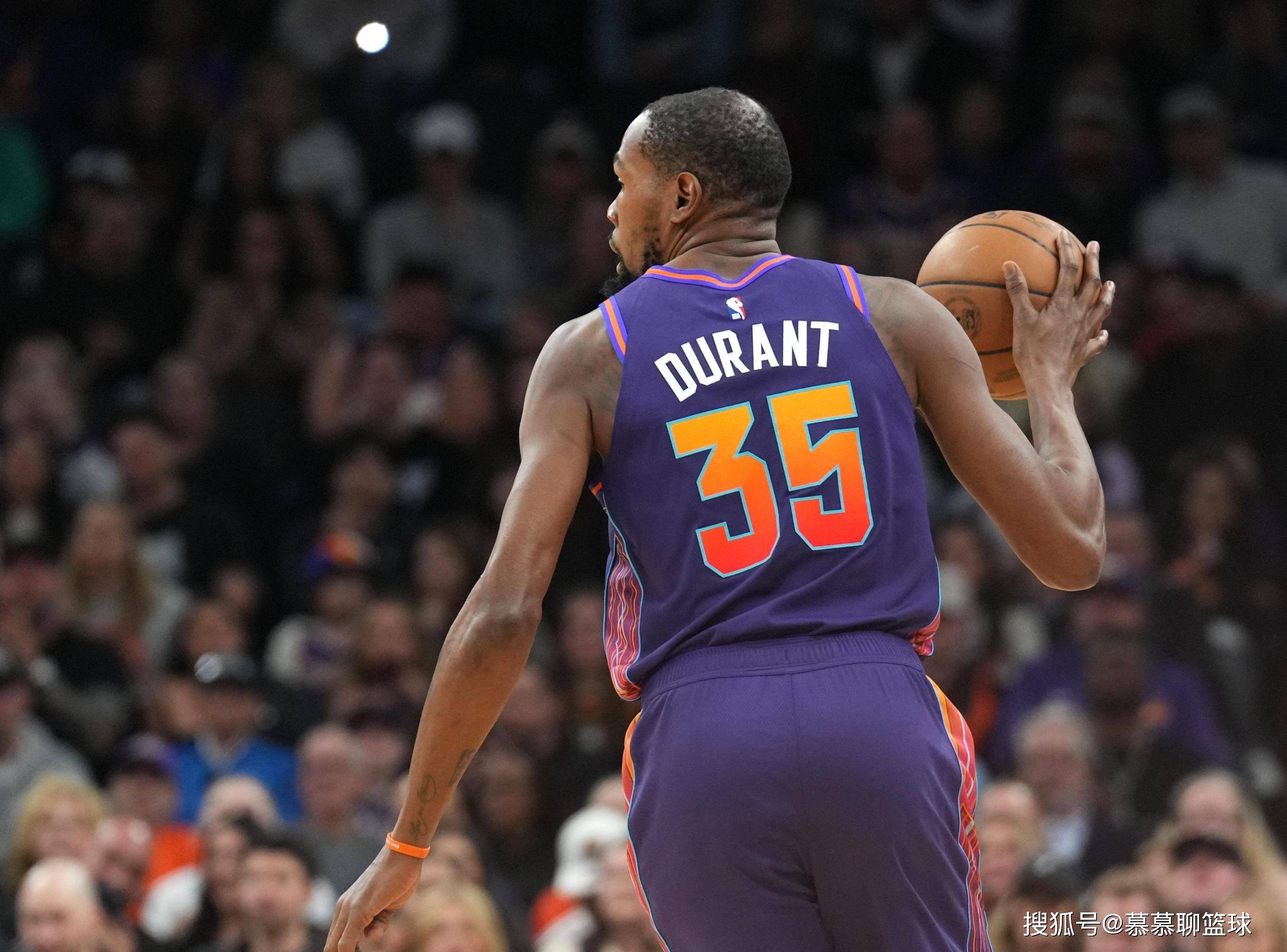 沃格尔盛赞kd:他是我执教过最好的球员,詹姆斯在防守端不如他_杜兰特