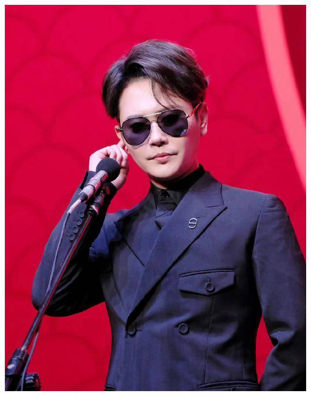 岳云鹏深夜发文,网友热议,副业超越主业._孟鹤堂_发展_观众