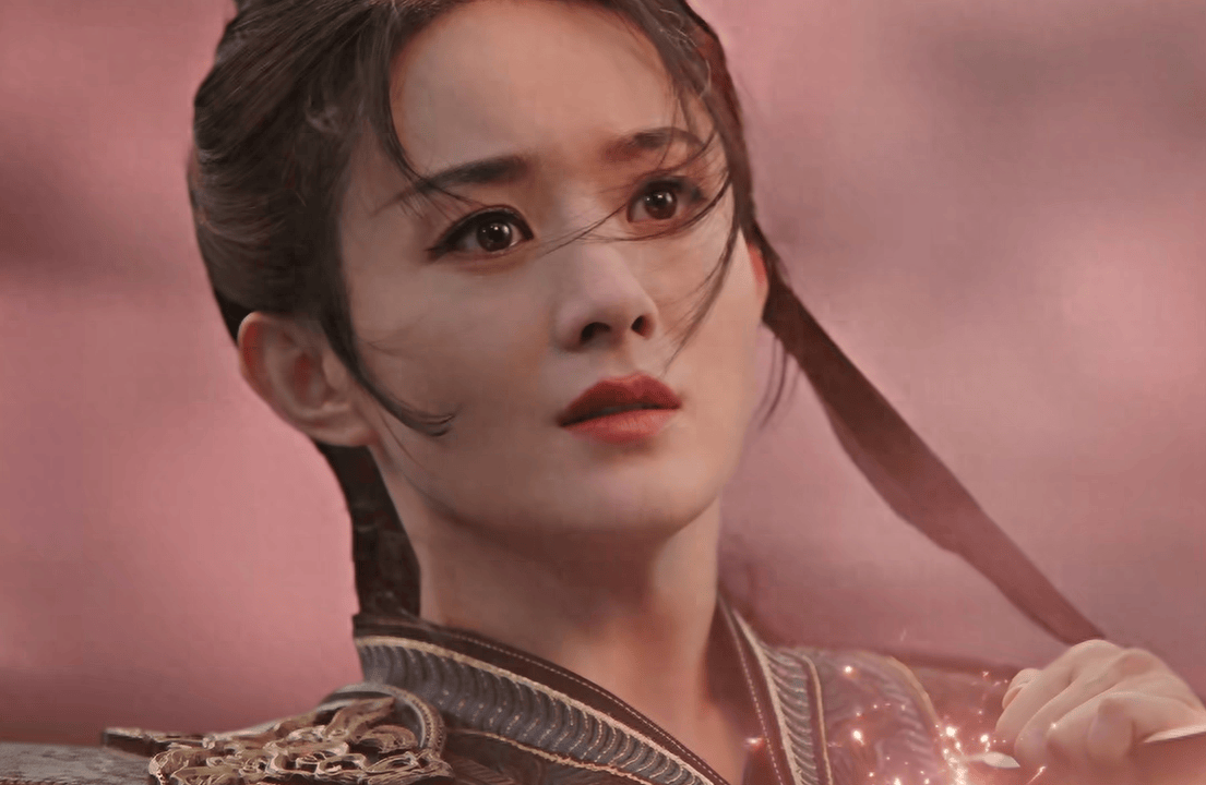 老百姓做生意是很实在的,这不,在山上偶然捡了一只五颜六色的鸡,坚持