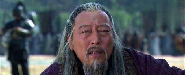 原创诸葛亮与司马懿对峙营前来了个白发老人仰天大哭道吾命休矣