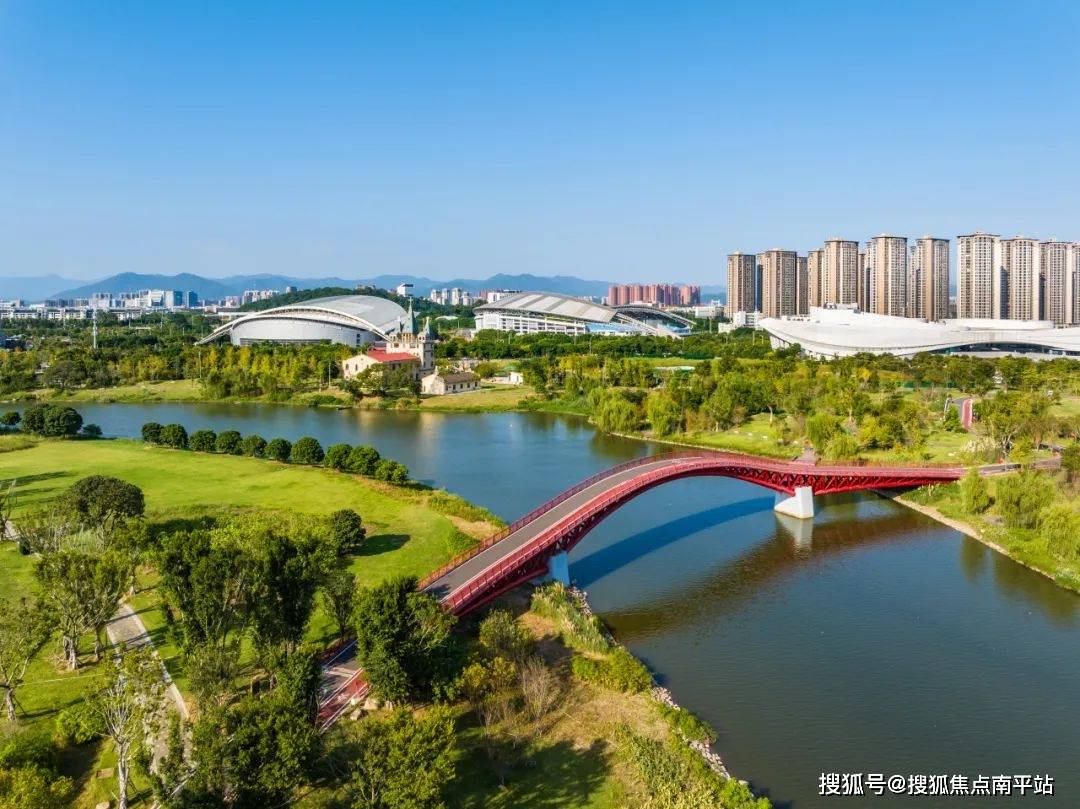 福州保利国贸悦湖销售中心发布