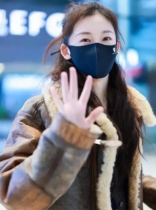 乘风破浪的姐姐第五季开始录制这一季的姐姐们陆续从机场出发