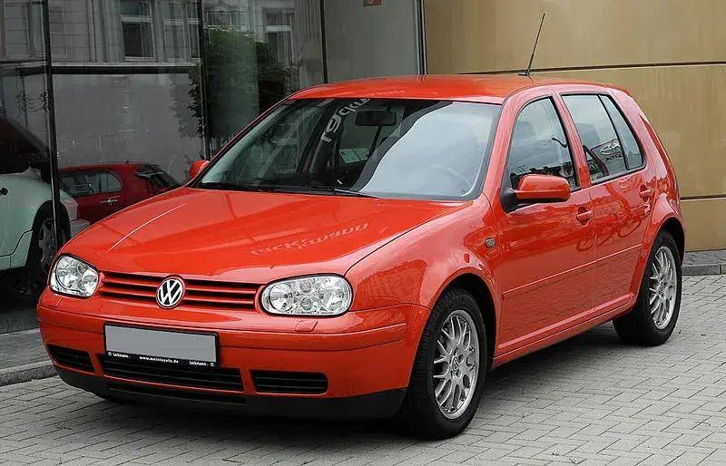 年8月问世的高尔夫mk4,其实在北美依然被称为jetta,直到2004年搭载3