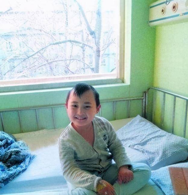 原创原创年画娃娃邓鸣贺8岁离世生前一直做父母摇钱树网友称童子命