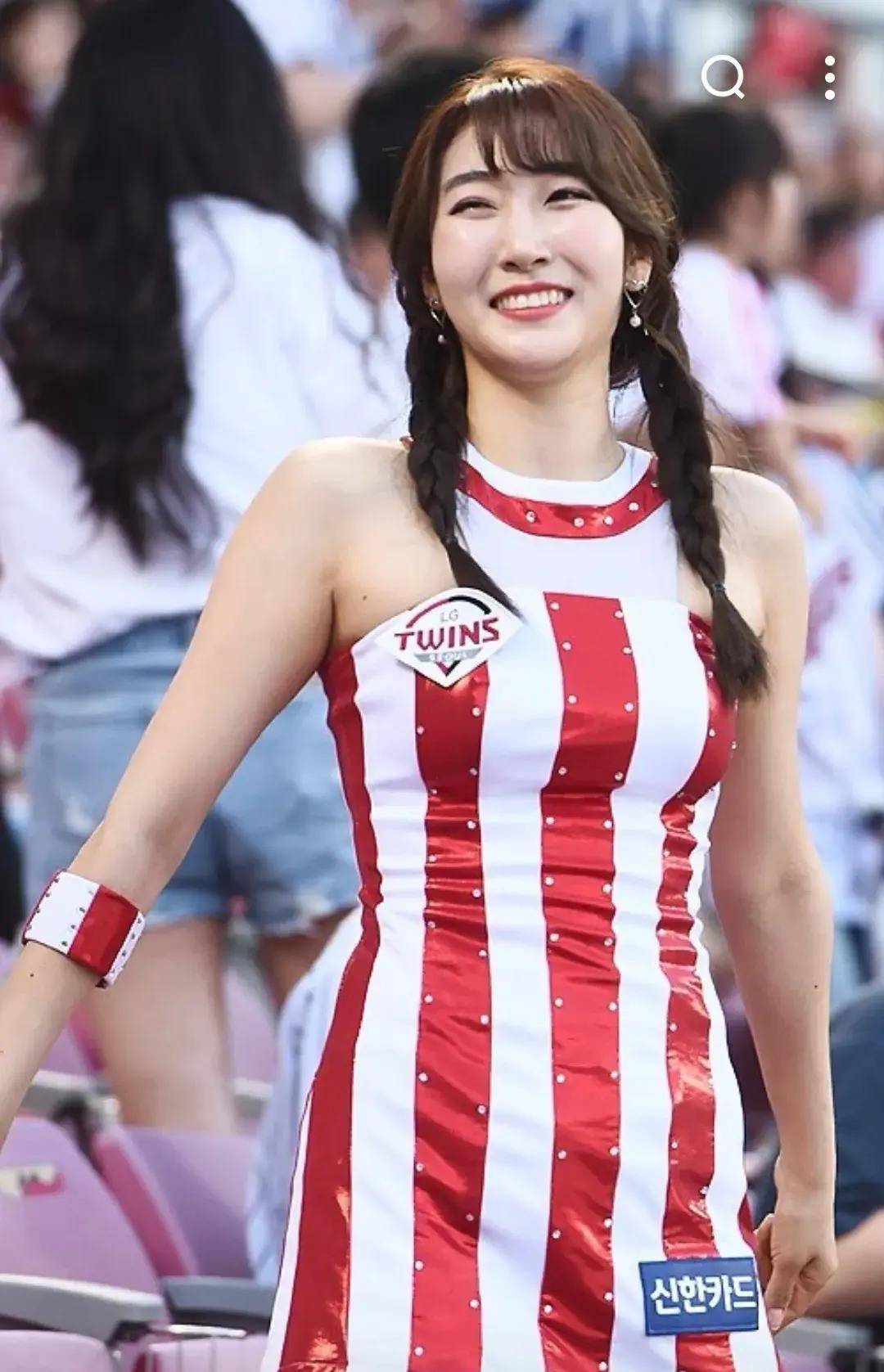 国外篮球场的璀璨星光十大拉拉队女神风采