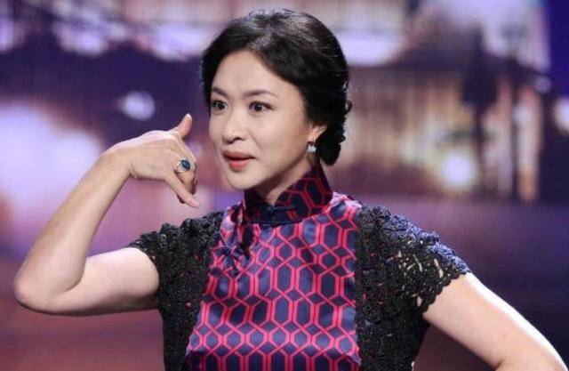 金星被问"如何帮丈夫解决需求",她比了一个手势:回答的太完美_生活_肖